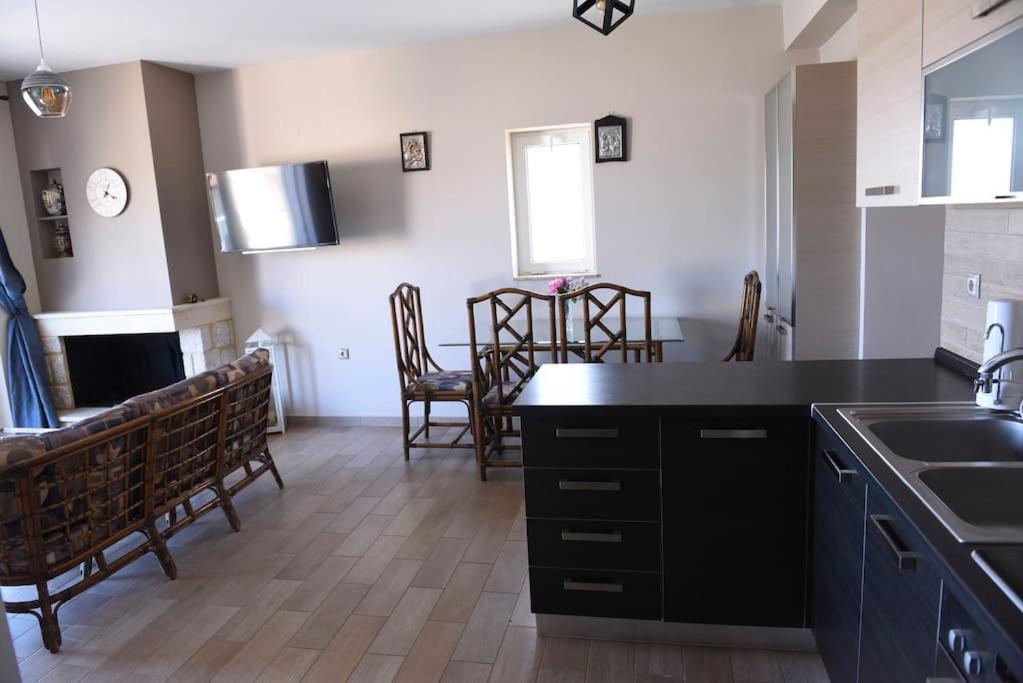 Elia  Katerina Luxury Suites מראה חיצוני תמונה
