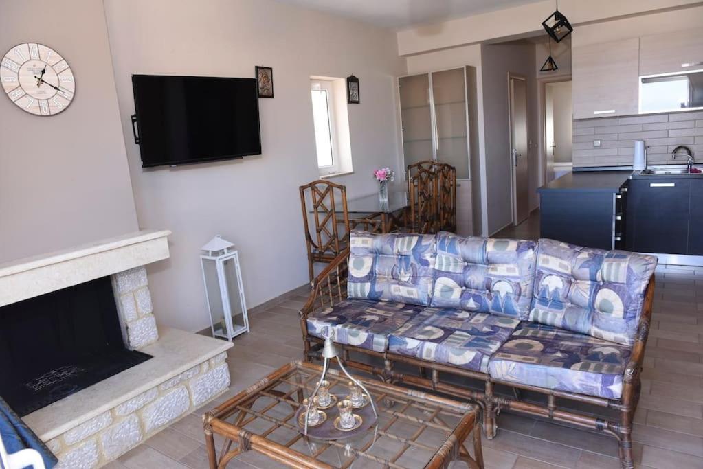 Elia  Katerina Luxury Suites מראה חיצוני תמונה